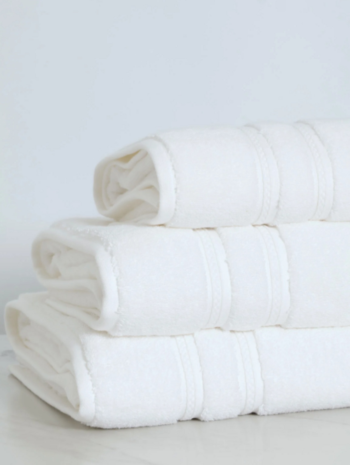 Pu7pl3 Designs Luxury 710gsm Bath Sheet & Hand Towel Set - Image 3