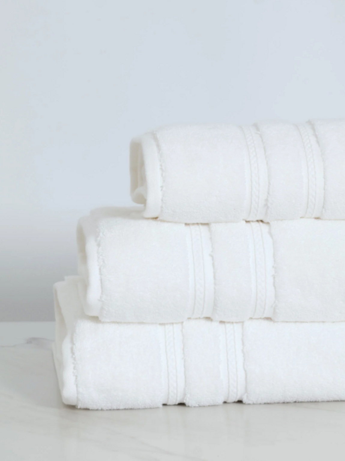 Pu7pl3 Designs Luxury 710gsm Bath Sheet & Hand Towel Set - Image 2
